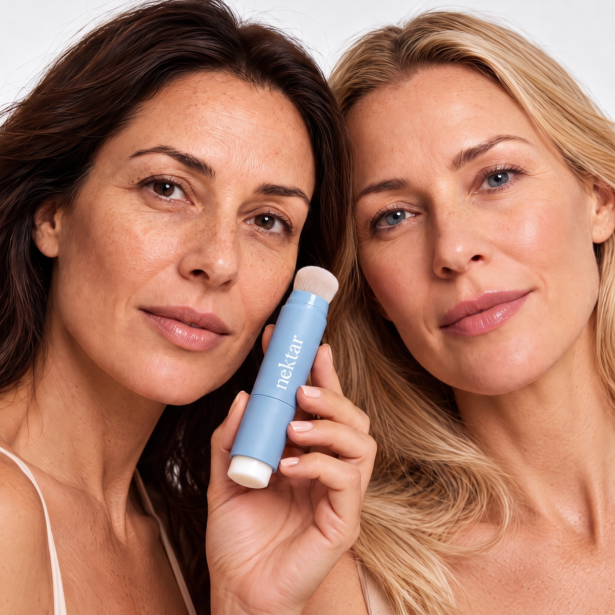Fond de teint adaptatif – Le stick qui redonne de l'éclat aux peaux matures